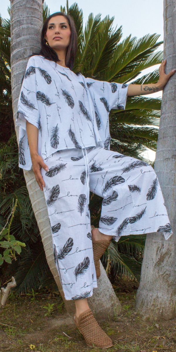 Giulana Piume Capri Pants - Gigi Moda - Made in Italy # Capri, feather, Feathers, free shipping, Gigi Moda, linen pants, Made in Italy, manuscript print, matching set, OS, Pants, resort, resort wear