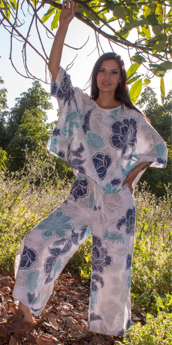 Lucy Batik Blouse - Gigi Moda - Made in Italy # batik, Blouse, floral, floral design, Floral Print, Gigi Moda, Kaftan, linen top, Made in Italy, OS, shirt, Top