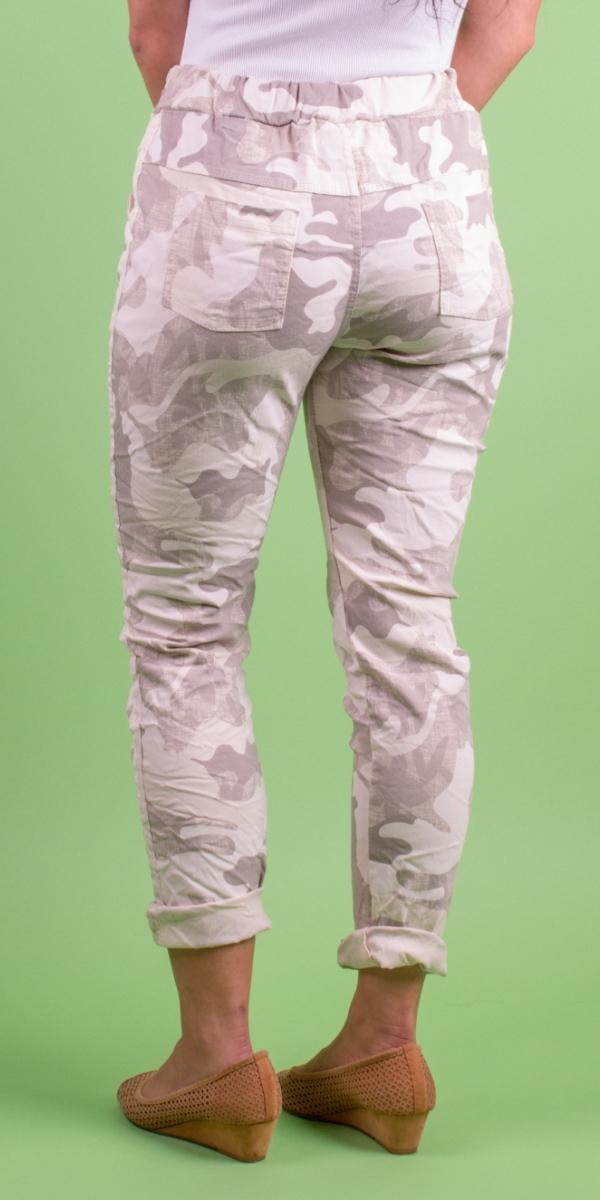 Poluma Camo Print Pants - Gigi Moda - Made in Italy # Camo, Camo pant, Camo print, Cropped pants, drawstring, Gigi Moda, lightweight, made in italy, pockets, stretch, Tie waist