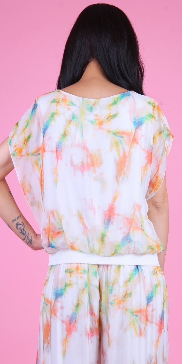 Amante Tinta Top - Gigi Moda - Made in Italy # banded bottom, Blouse, flutter sleeve, gigi moda, Made in Italy, silk, stretch waistband, tie-dye, top, V Neck