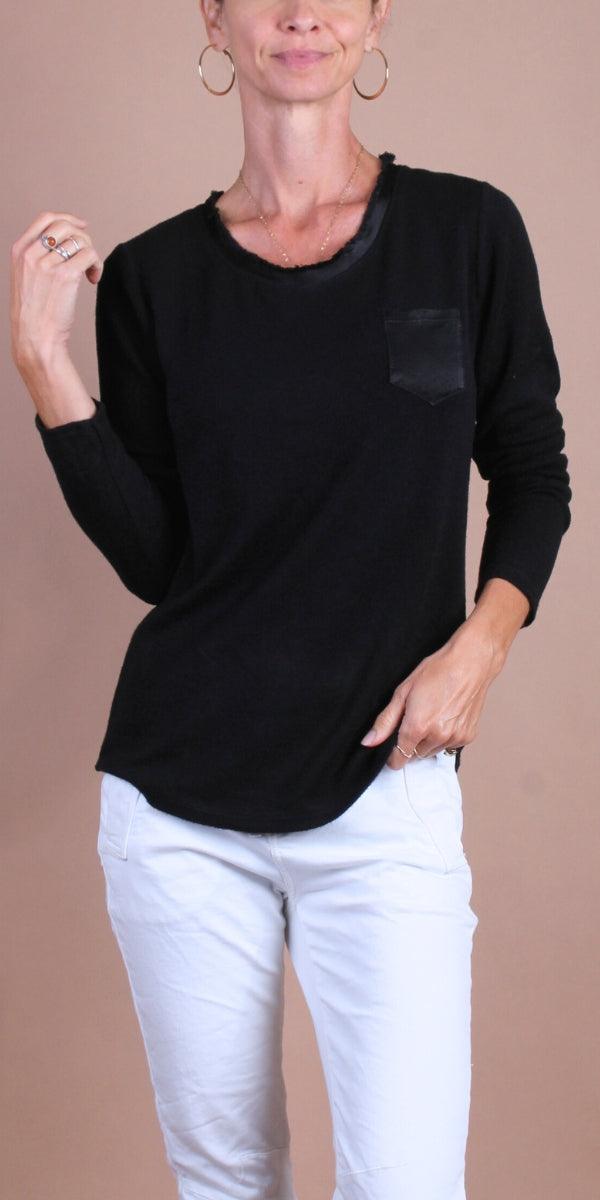 Gaia Knit Top - Gigi Moda - Made in Italy # comforatable fit, Gigi Moda, Knit, Long Sleeve, made in italy, Pocket, shop gigi moda, Soft, womans clothing