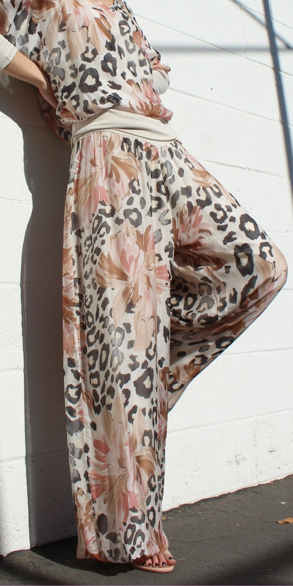Aspen Jungle Pant - Gigi Moda - Made in Italy # Balloon Hem, balloon pants, cheetah, cheetah print, elastic waist, Elastic Waist Palazzo, elastic waistband, feminine, floral, Floral Print, flowy, Gigi Moda, Made in Italy, palazzo, resort, resort wear, shop gigi moda, woman, women clothes