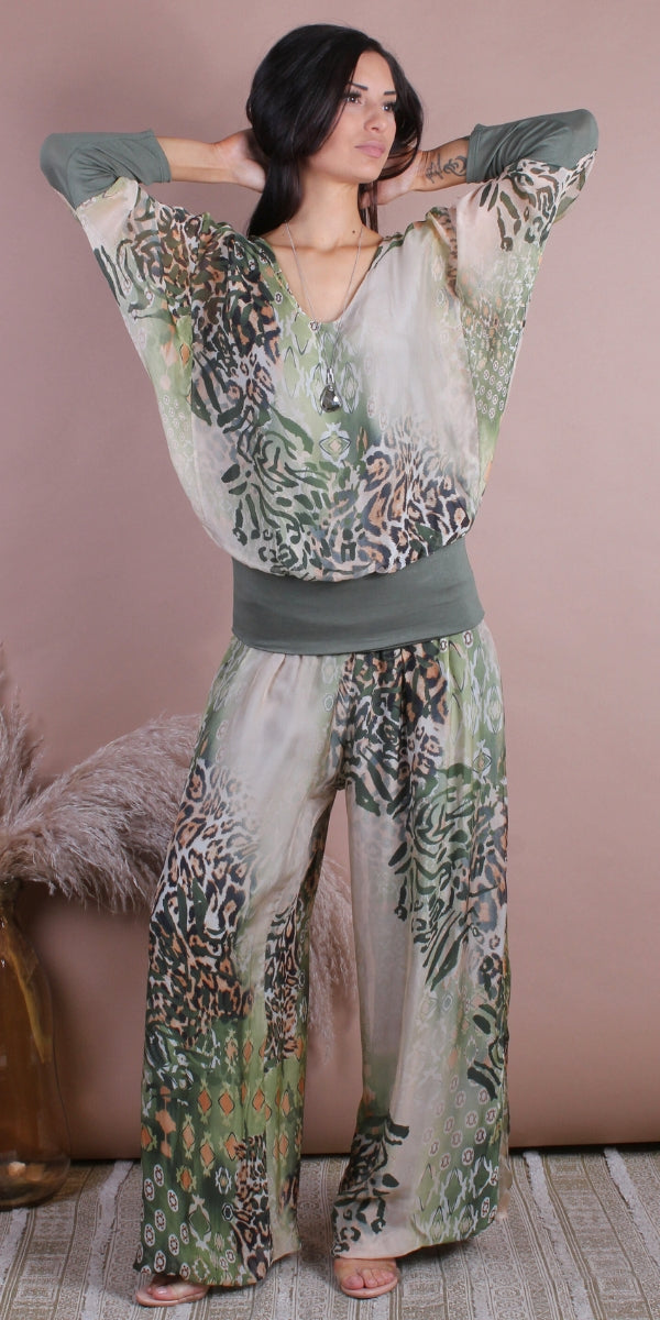 Aspen Congo Pant - Gigi Moda - Made in Italy # animal print, Balloon Hem, balloon pants, elastic waist, Elastic Waist Palazzo, elastic waistband, feminine, flowy, Gigi Moda, Jaguar print, jungle, Made in Italy, palazzo, resort, resort wear, shop gigi moda, woman, women clothes