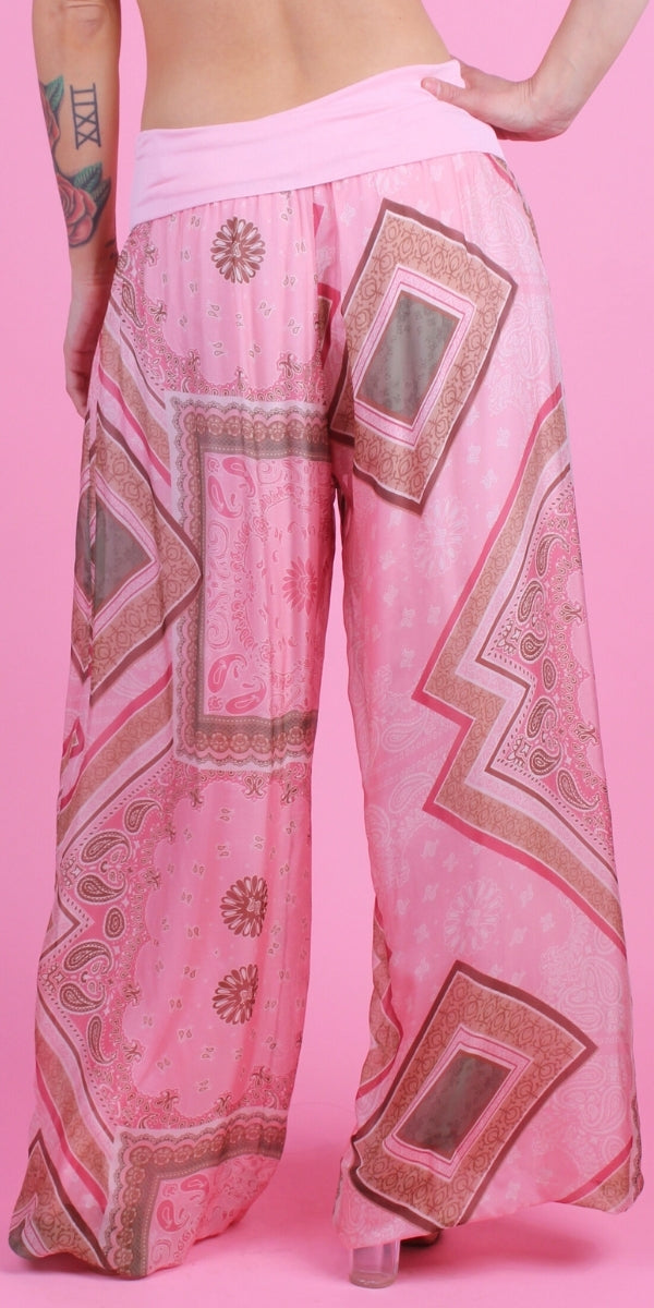 Aspen Bandana Pant - Gigi Moda - Made in Italy # Balloon Hem, balloon pants, bandana, elastic waist, Elastic Waist Palazzo, elastic waistband, feminine, flowy, Gigi Moda, Made in Italy, paisley, paisley print, palazzo, resort, resort wear, shop gigi moda, woman, women clothes