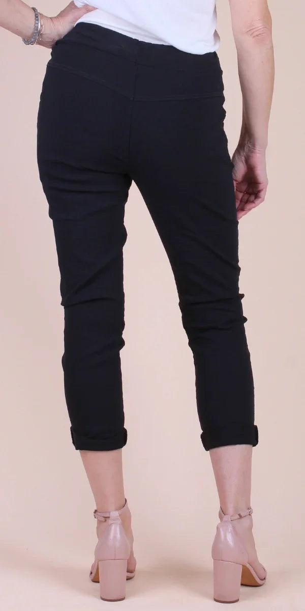 Elara Pant